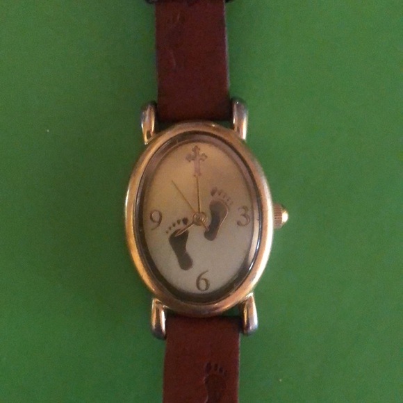 2 Avon watches -should work with new batteries) - Picture 5 of 8